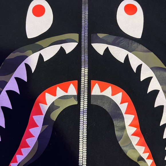 Bape shark shirt - Picture 2 of 4